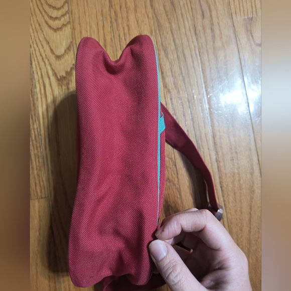 Adidas small mini shoulder bag, 9.5x5x3", pinkish red and aqua/blue color - Picture 6 of 15